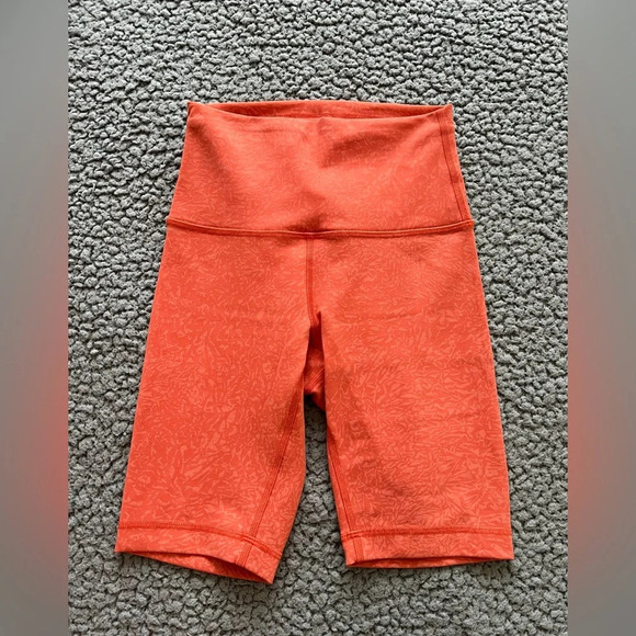 Women’s Lululemon Wunder Train High Rise Short 8" SIZE 2 Warm Coral - Picture 1 of 4